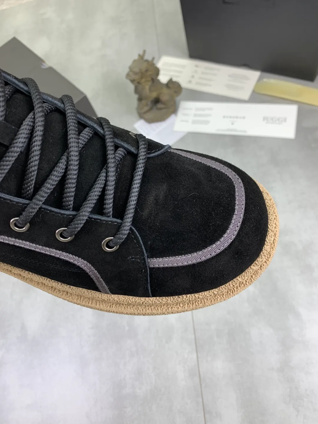 Men's men's shoes 💰P580 new arrival 🆕🆕🆕 IUGGI clown casual sneakers, the sultry clown feels like a visual, 26-year upgrade, suede, light and comfortable, versatile style, wool lining, comfortable and warm, rubber outsole, non-slip and firm size: 39-44, three colors 968-3